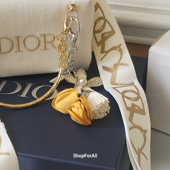 - ❤️Host pick 💥💥Dior New💥💥 - Picture 11 of 16